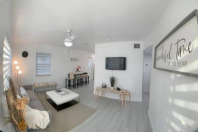 Cheerful 2 bedroom home near hardrock casino/beach